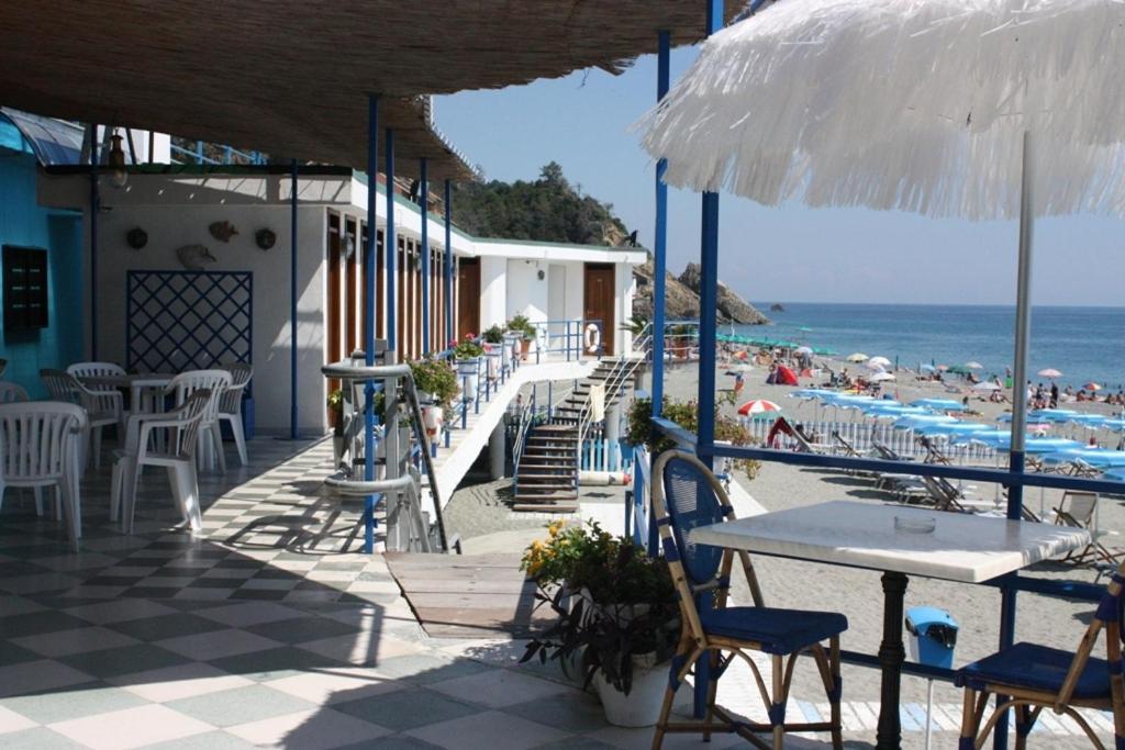 Hotel Bagni Arcobaleno Deiva Marina Buitenkant foto